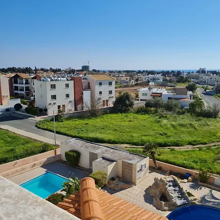 Michaela's Apartment Paphos